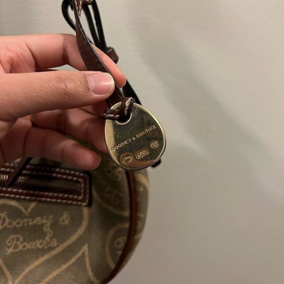 Vintage Dooney & Bourke Purse - Picture 9 of 16